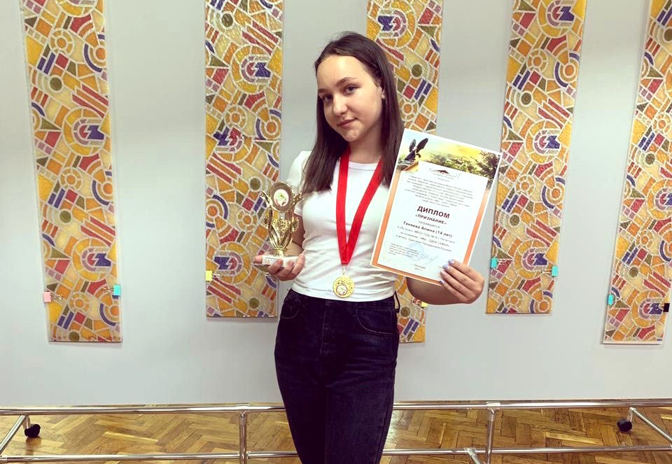 Победитель регионального этапа Всероссийской олимпиады школьников по литературе.